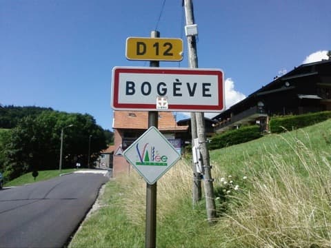 Loueur de bennes Bogève