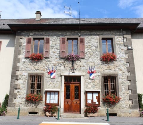 Loueur de bennes Pers-Jussy
